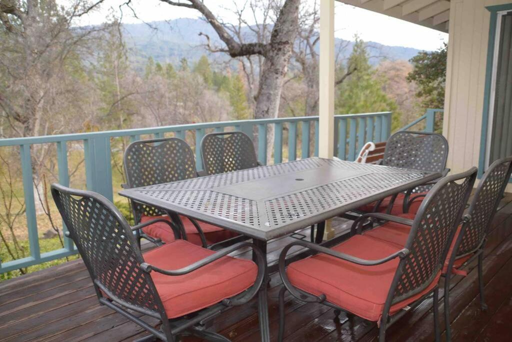 Beautiful 3 Bedroom Home Located Near Yosemite Oakhurst Exterior foto