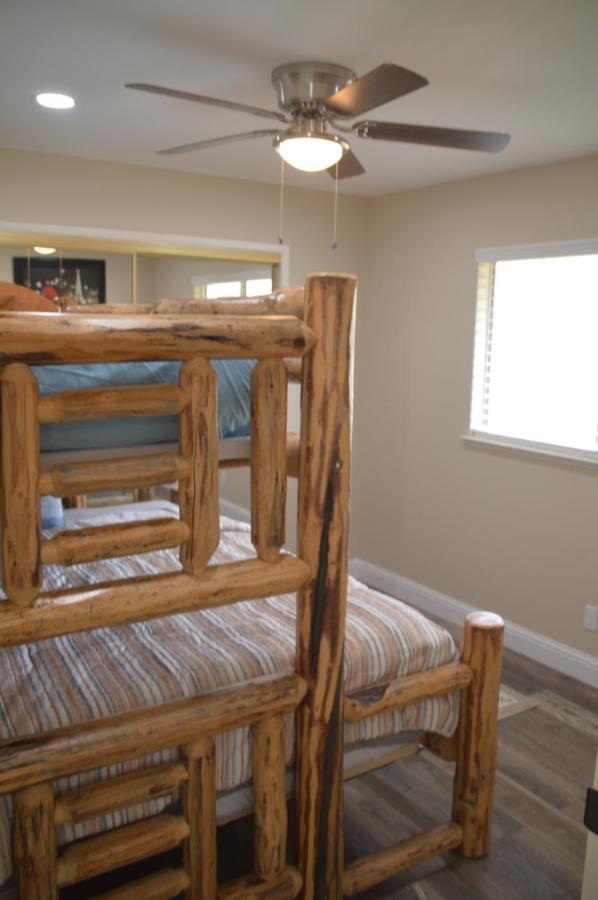 Beautiful 3 Bedroom Home Located Near Yosemite Oakhurst Exterior foto